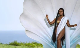 Người đẹp đa tài Janelle Monáe quấn khăn lụa che thân gợi cảm mê mẩn