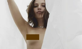 Nàng mẫu 9x Nga khoe trọn ngực trần trên tạp chí gây 'bão'