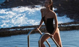 Nàng mẫu Birgit Kos 'gây mê' ánh nhìn với áo tắm