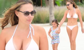 Con gái tỷ phú F1 khoe thân hình nóng bỏng với bikini