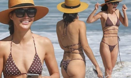 Mỹ nhân Hollywood đẹp như mộng với áo tắm nhỏ xíu trên biển