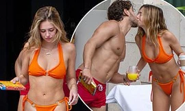 Nàng mẫu Delilah Belle Hamlin diện bikini nóng bỏng, tình tứ bạn trai