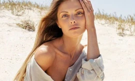 Mẫu 9x Alina Boyko gợi cảm mê mẩn với trang phục đi biển