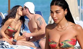 Nữ DJ Chantel Jeffries cực 'bốc lửa' với áo tắm quây nhỏ xíu