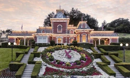 Trang trại cũ của Michael Jackson được bán với giá 22 triệu USD