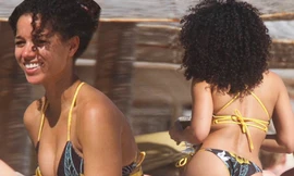 Sao nữ bị nghi ngoại tình với Justin Timberlake gợi cảm đầy hoang dại ở biển