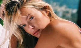'Búp bê sống' Frida Aasen chụp bán nude nóng 'bỏng rẫy'