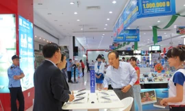Đoàn lãnh đạo cấp cao Samsung thăm Trần Anh