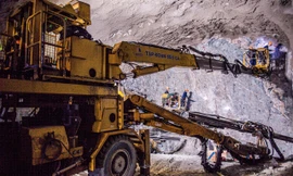 Thi công xuyên lễ trên đại công trường cao tốc Bắc Nam