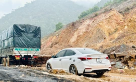 Cận cảnh sạt lở nghiêm trọng trên cao tốc La Sơn - Túy Loan 