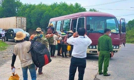 16 người dân Quảng Ngãi được lực lượng chức năng Đà Nẵng đưa về quê vào ngày 31/8. 