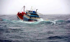 Tàu cá gặp nạn trên biển. (Ảnh minh họa)