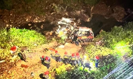 Xe khách lao xuống vực ở cao tốc La Sơn - Túy Loan trong đêm, nhiều người thương vong