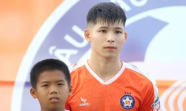 Liễu Quang Vinh trong màu áo của SHB Đà Nẵng. 