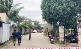 Chồng tạt xăng đốt vợ tử vong lúc rạng sáng