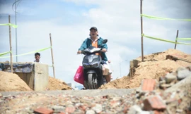 Cầu hơn 270 tỷ đồng ở Đà Nẵng thi công xong 'nằm chờ' đường dẫn