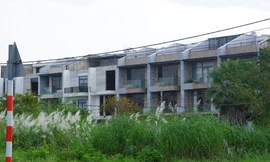 Loạt nhà phố bỏ hoang ven sông Hàn ở Đà Nẵng