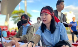 Những bóng hồng tham gia hiến máu Chủ Nhật Đỏ ở Quảng Ngãi