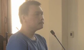 Bị cáo Bùi Tá Hậu tại Tòa án nhân dân tỉnh Quảng Ngãi. (Ảnh: CA)