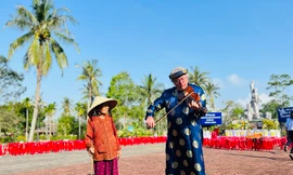 Vượt nửa vòng trái đất, cựu binh Mỹ lại về Sơn Mỹ kéo vĩ cầm tưởng niệm 504 nạn nhân bị thảm sát