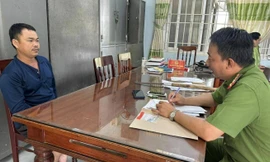 Đối tượng Dương Đại tại cơ quan công an. Ảnh: CACC