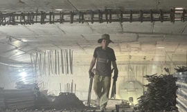 'Nóng hừng hực' bên trong dầm hộp sửa chữa cầu Trà Khúc 2