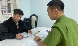 Thuê xe Mercedes rồi mang đi cầm cố lấy 700 triệu tiêu xài