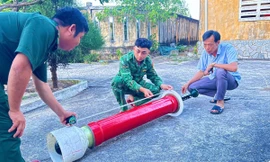 Ngư dân Quảng Ngãi phát hiện vật thể lạ trôi dạt trên biển