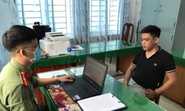 Đối tượng Hồ Văn Trí tại cơ quan Công an. (Ảnh: CACC) 