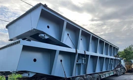 Cả 3 xe đầu kéo chở hàng “siêu khủng” nhưng không có giấy phép lưu hành.