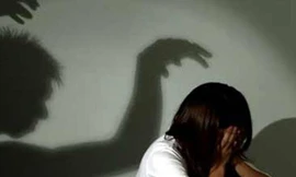 Phẫn nộ vụ bé trai bị ông hàng xóm dâm ô suốt một năm 