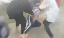 Nữ sinh ở Quảng Ngãi bị đánh hội đồng, kéo lê trên đường