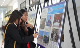 Triển lãm ảnh Tuổi trẻ với biển đảo quê hương 