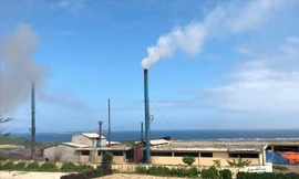 Rơi từ miệng lò nhà máy xử lý rác xuống đất, một công nhân tử vong