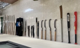 Bắt đối tượng mua bán ma tuý, lòi ra lô vũ khí chuẩn bị để thanh trừng nhau