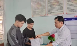 Nhiều thanh niên Quảng Ngãi viết đơn tình nguyện nhập ngũ