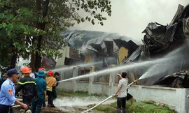 Tan hoang khu xưởng 1000m2 cạnh Aeon Long Biên