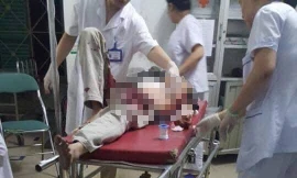 Hai nạn nhân đang được cấp cứu trong tình trạng nguy kịch.