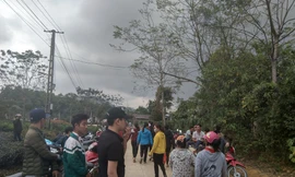 Nhiều người dân bàng hoàng khi biết tin sự việc.