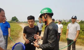 Hai nghi phạm có mặt tại buổi thực nghiệm chiều nay.