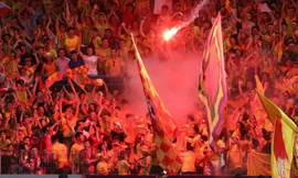 Ban Kỷ luật VFF "treo" sân Hàng Đẫy 2 trận vì không đảm bảo an ninh trận đấu.