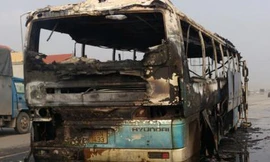 Hà Nội: Xe khách 45 chỗ cháy trơ khung