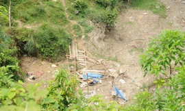 Cận cảnh bãi vàng thổ phỉ vừa bị sạt lở