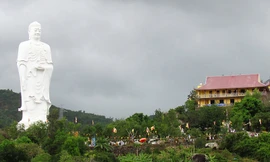 Ba pho tượng kỷ lục Việt Nam