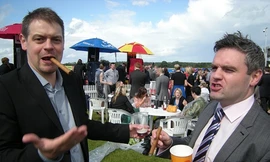 Nỗi khổ của gia đình tỷ phú