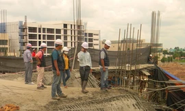 Sập sàn bê tông tại công trình Lotte Mart