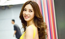 Liễu Nham diện váy sexy khoe lưng ong trắng nõn