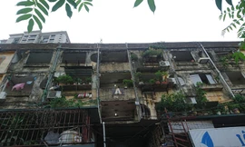 Nghịch lý tại khu chung cư 'nguy hiểm nhất' Thủ đô