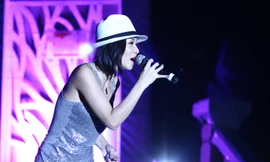 Nóng ran 'đường cong' Thu Minh