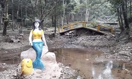 Nhiều hạng mục khu du lịch bị bỏ hoang nhiều năm